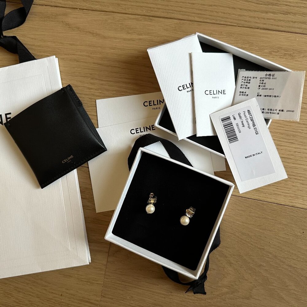 Les Perles Celine Earrings in Brass with Gold Finish and Resin Pearls